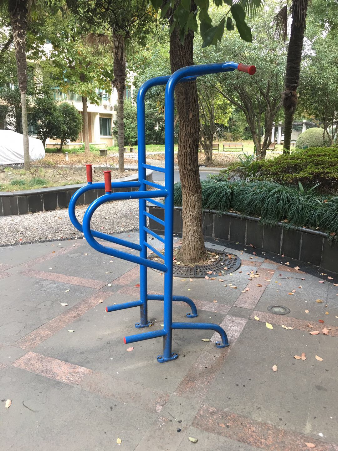 多功能訓練器