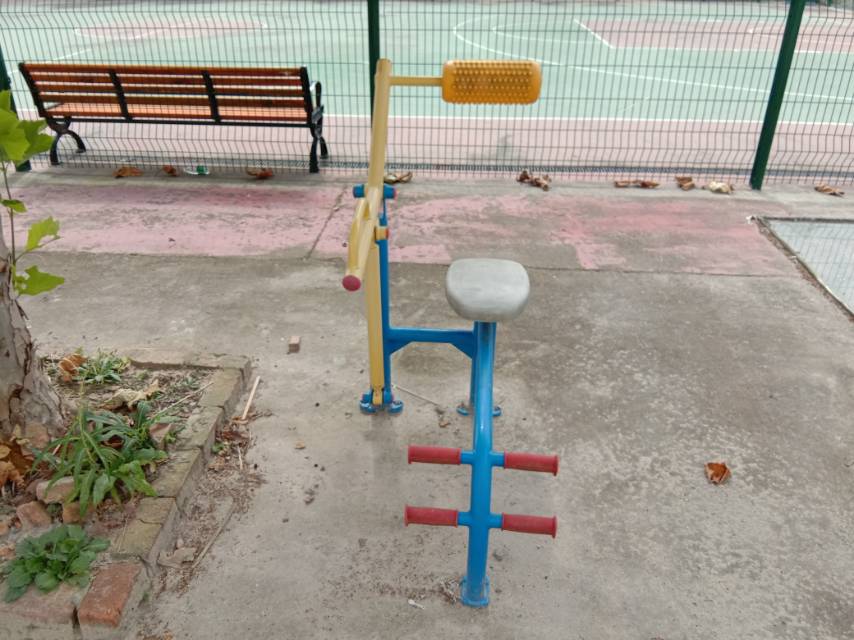 腹背鍛煉器