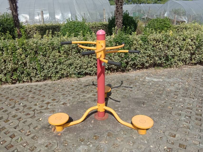 扭腰器