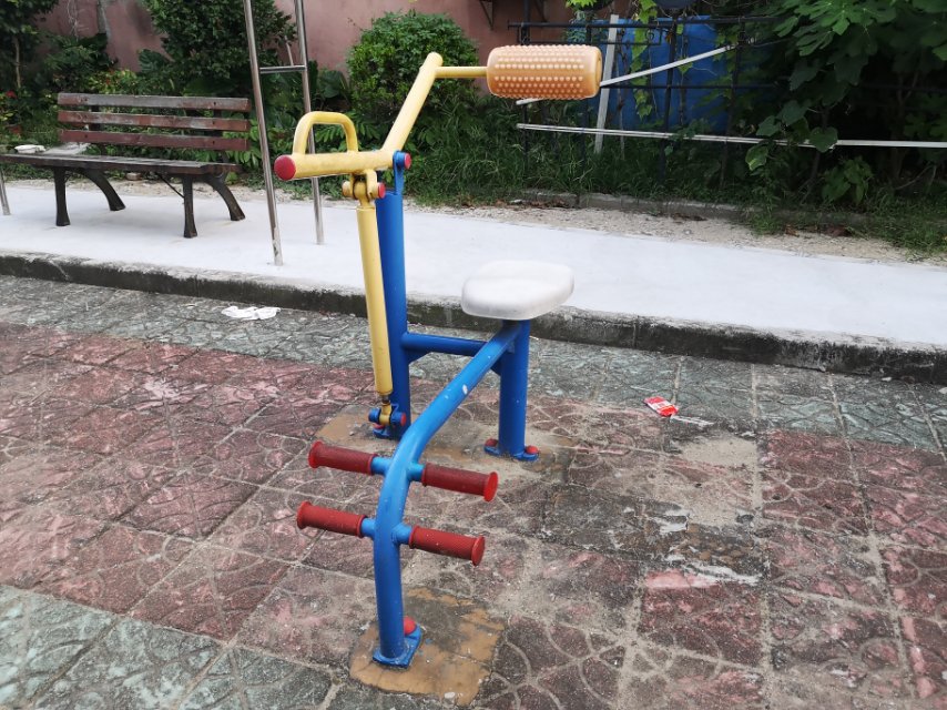 腹背鍛煉器