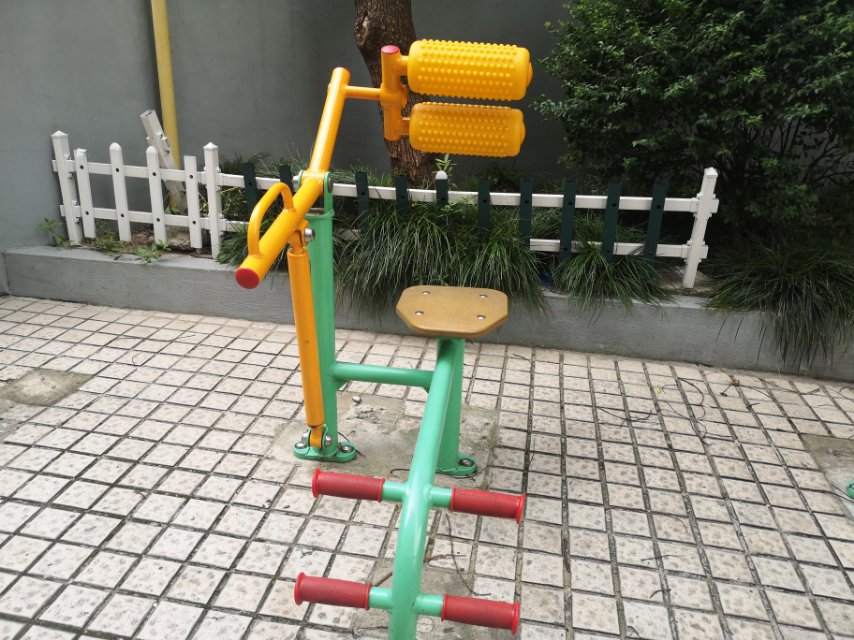 腹背鍛煉器