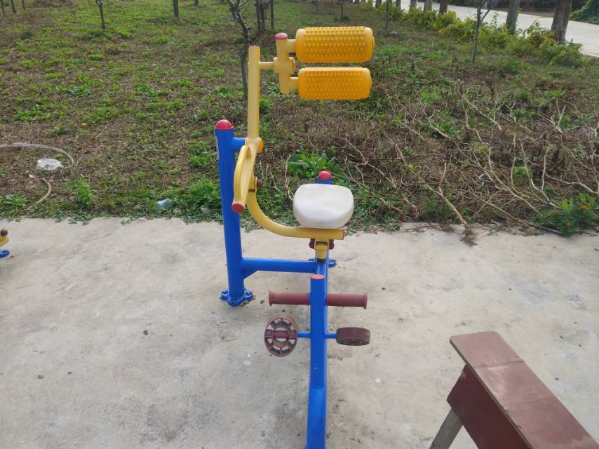 腹背鍛煉器