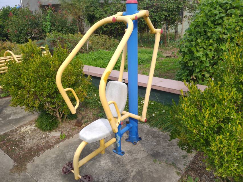 自重推胸器