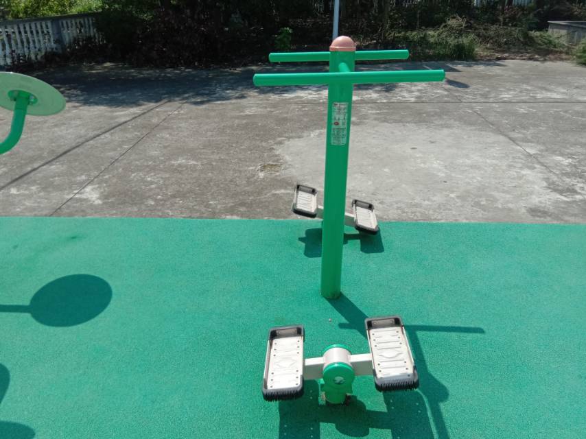 扭腰踏步機