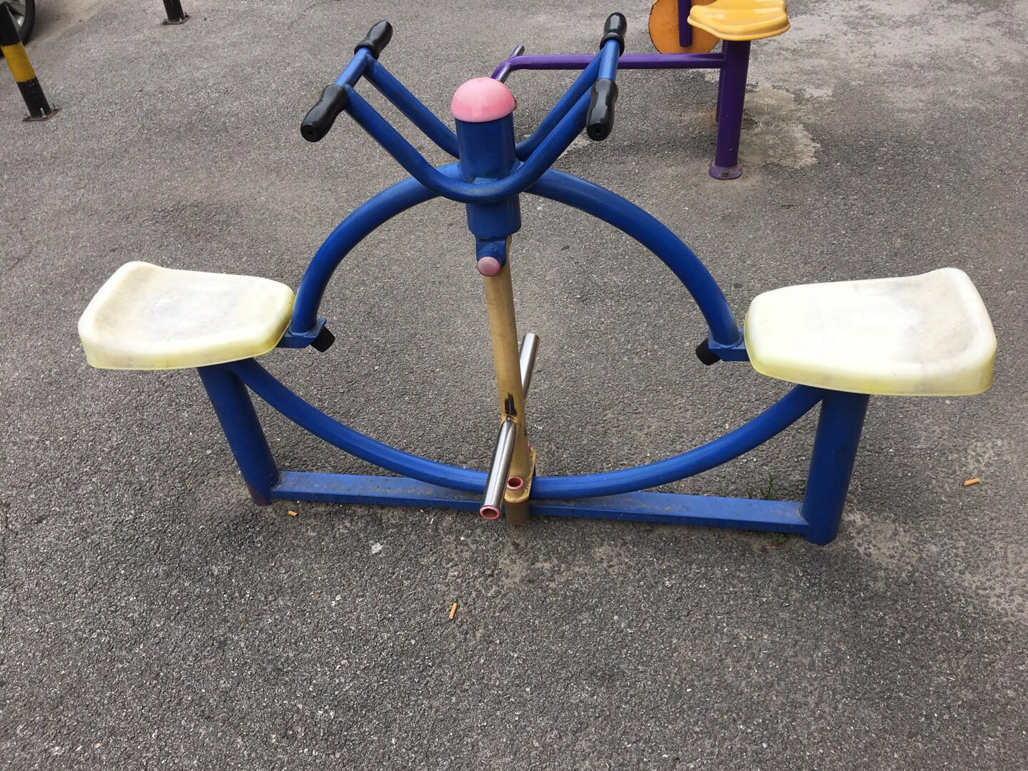 蹬腿器