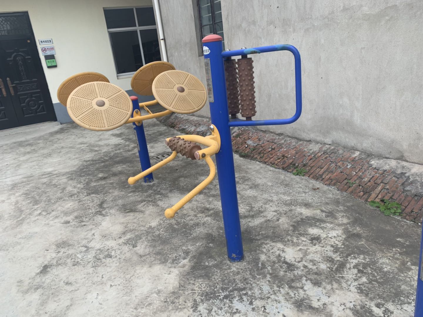 腰背按摩器