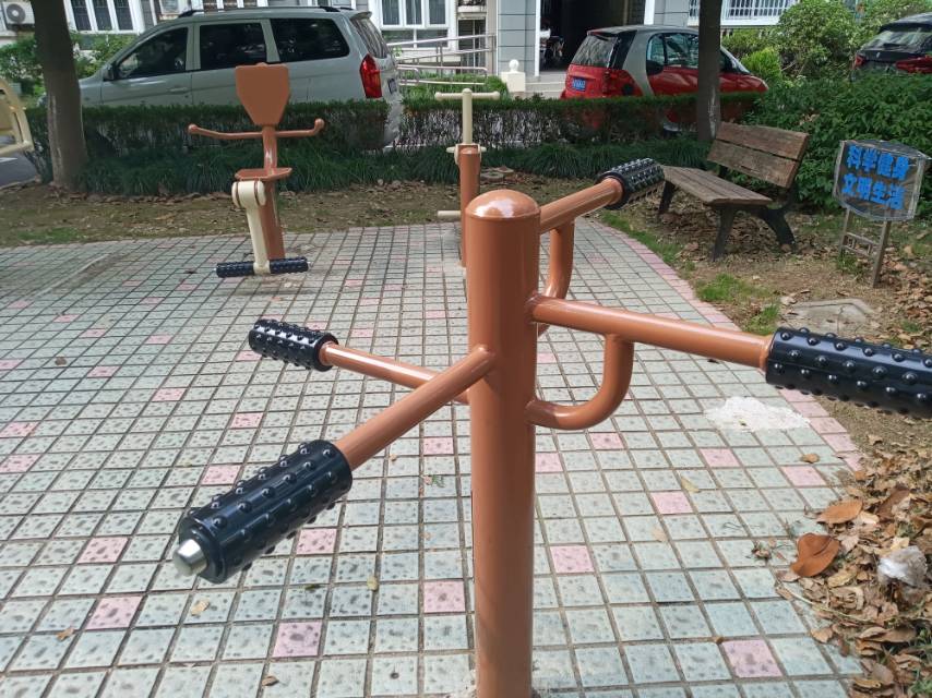 彈振壓腿器