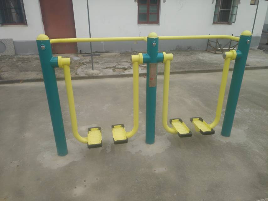 雙位太空漫步機