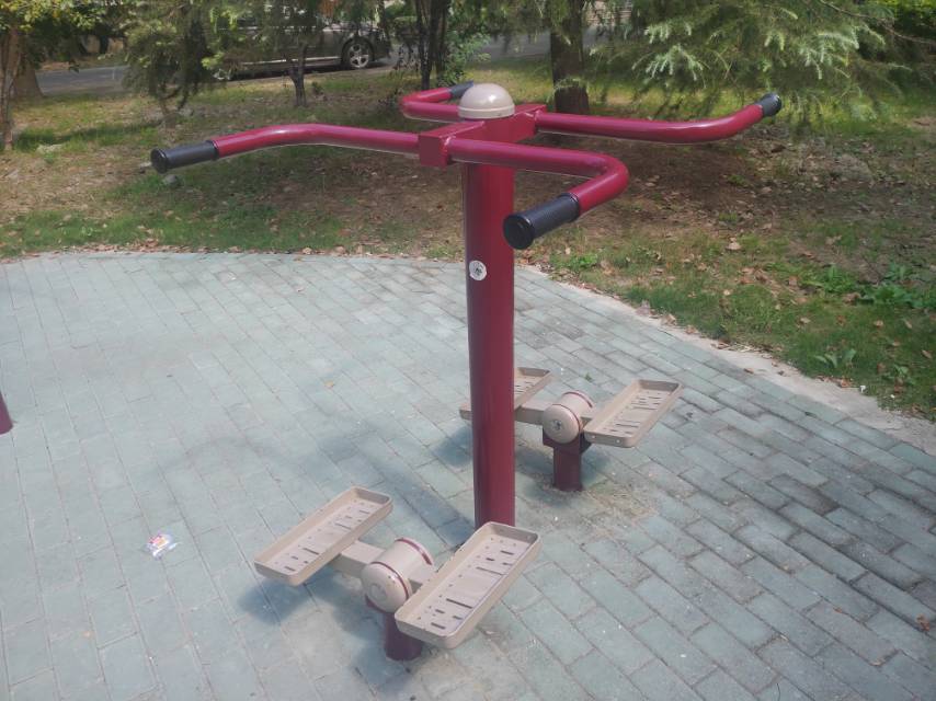 扭腰踏步機
