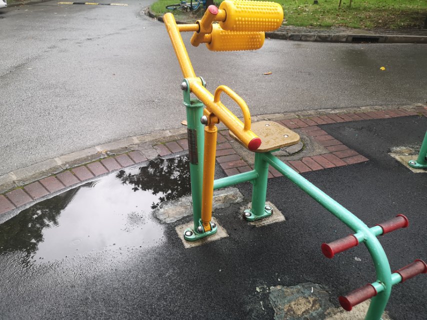 腹背鍛煉器