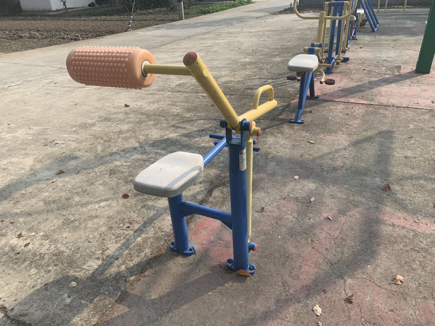 腹背鍛煉器
