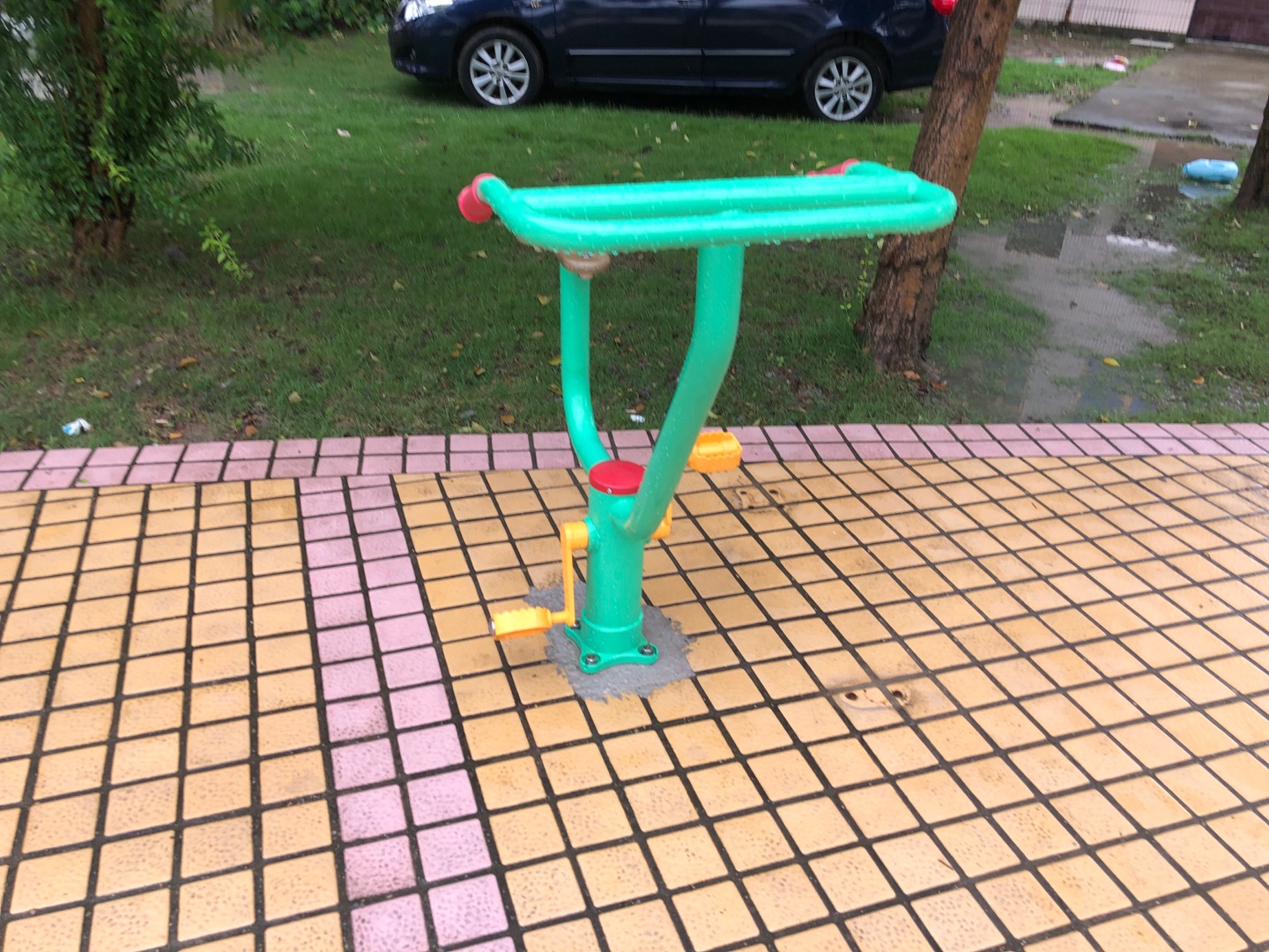 直立健身車