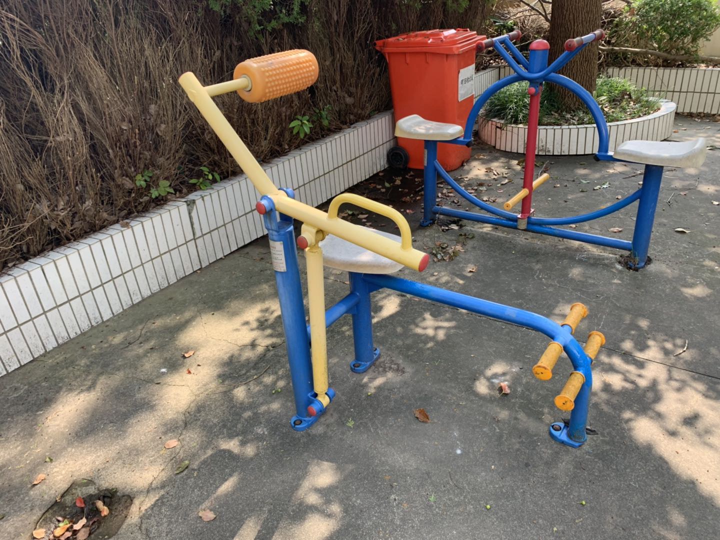 腹背鍛煉器