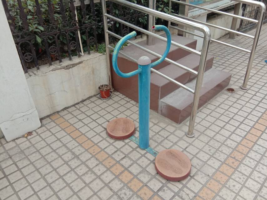 扭腰器