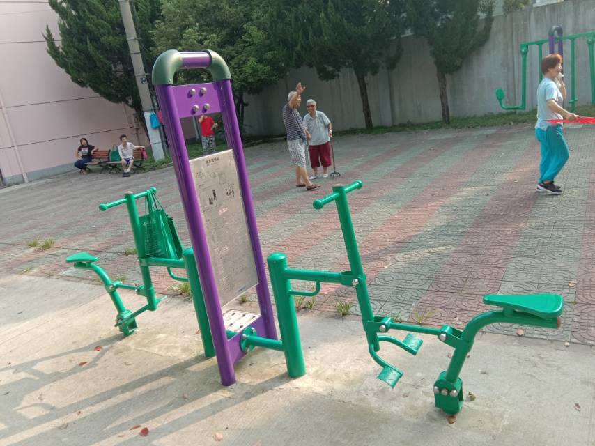雙位健騎機