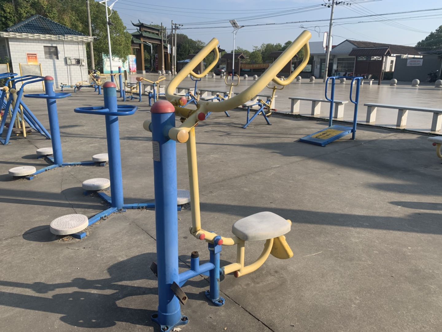 自重拉胸器