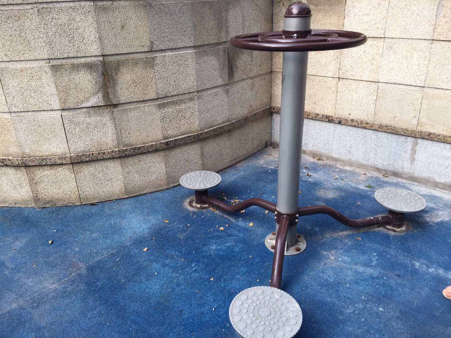 三人扭腰器