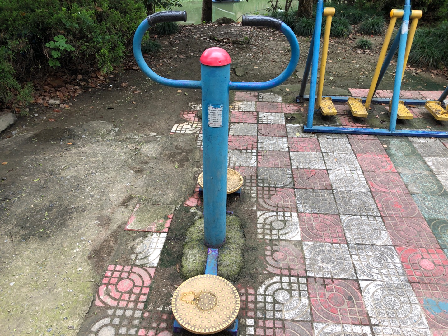 扭腰器