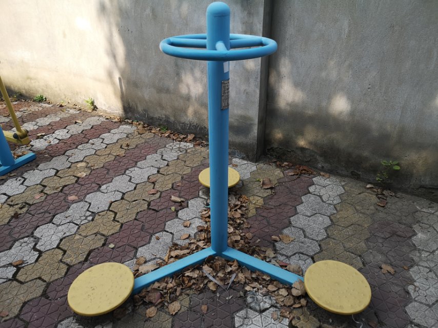 三位扭腰器