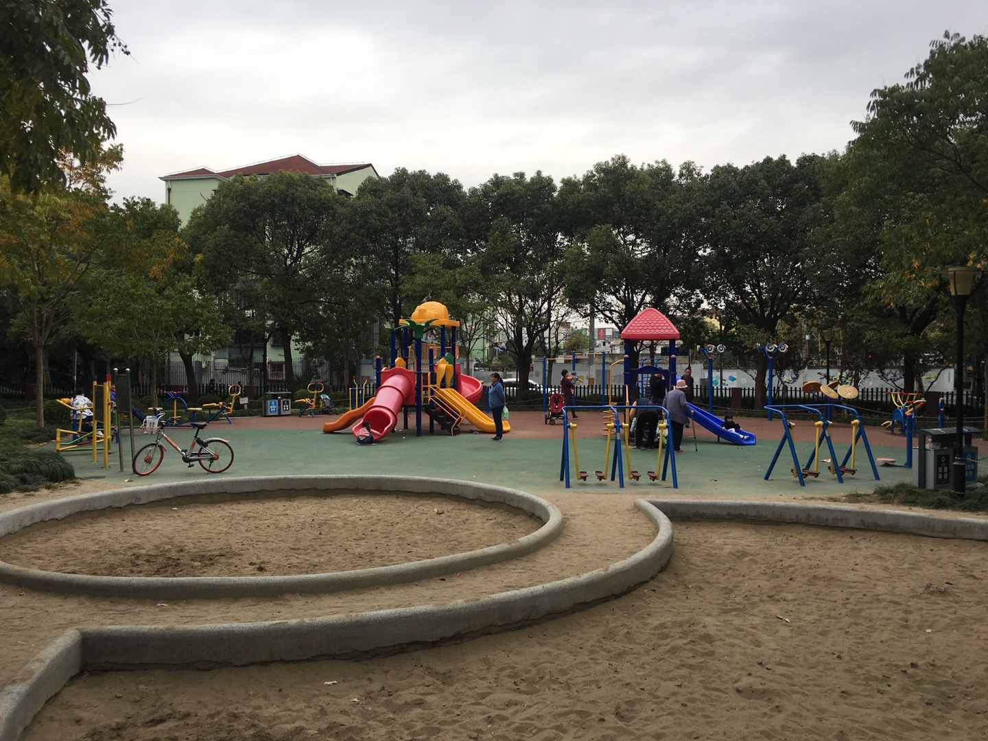 金楊綠地廣場(chǎng)健身苑