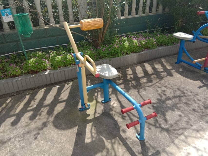 腹背鍛煉器