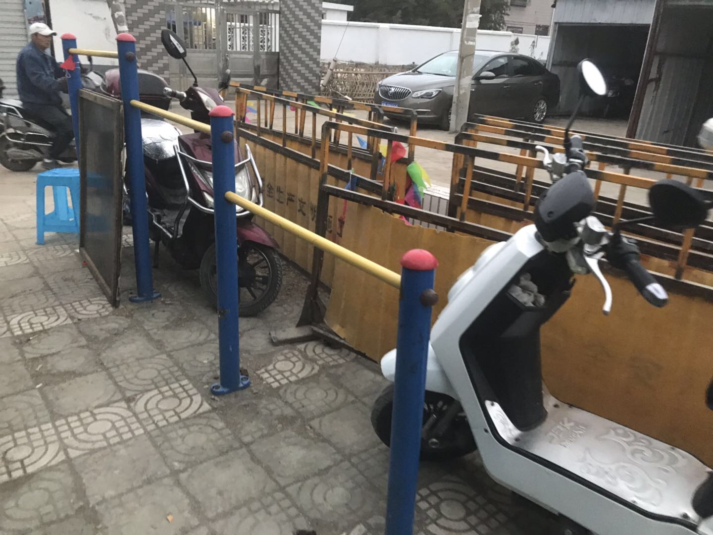 壓腿杠