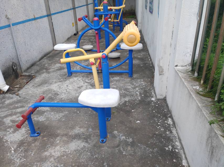 腹背鍛煉器