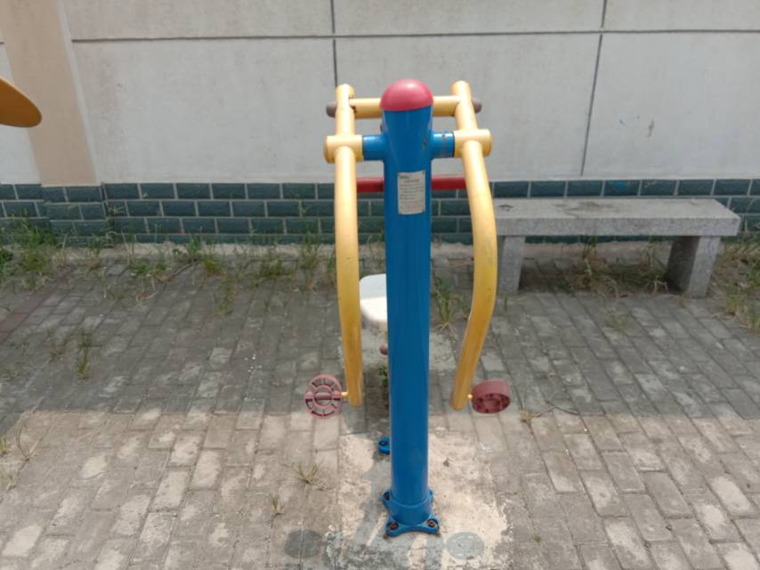 自重蹬腿器