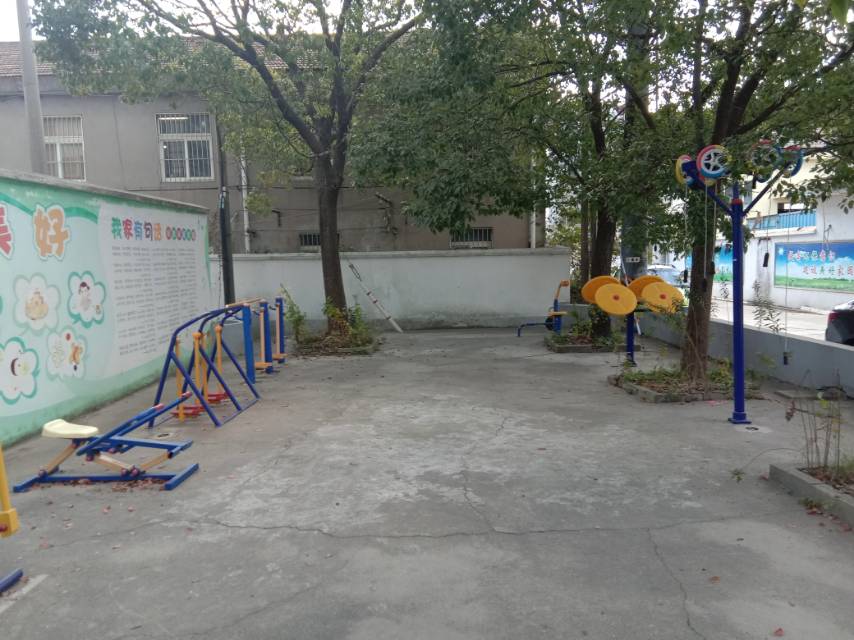 祝東村委會(huì)祝東村706號(hào)北健身路徑