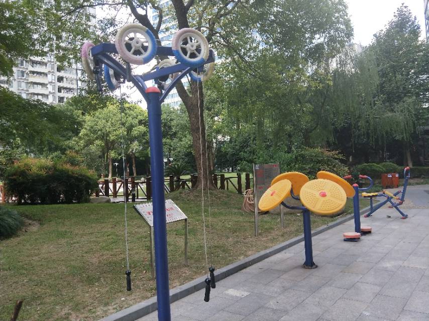 建五居委健身點(diǎn)