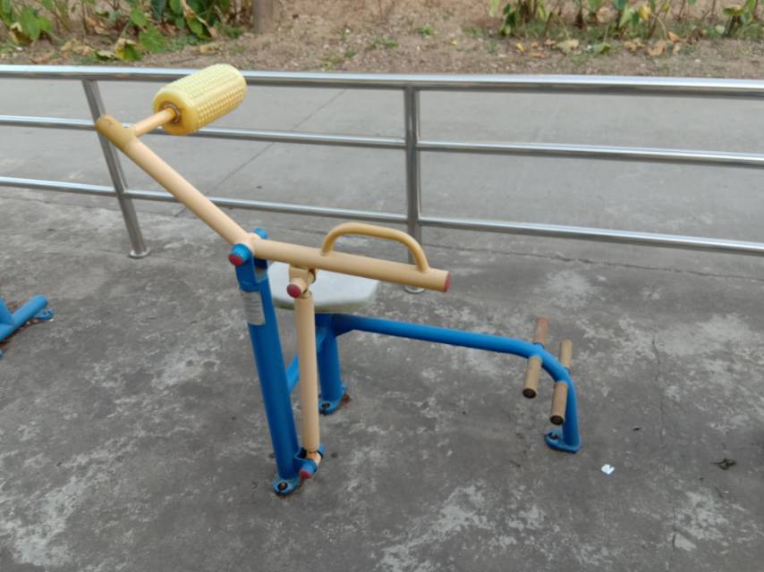 腹背鍛煉器