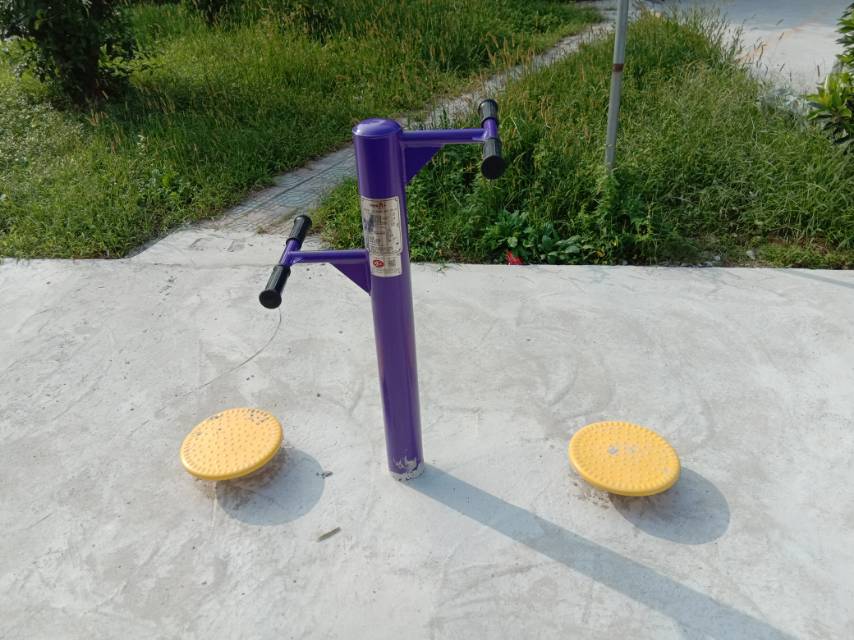 扭腰器