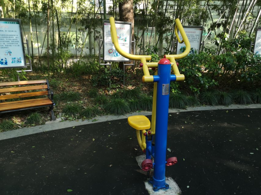 自重拉胸器