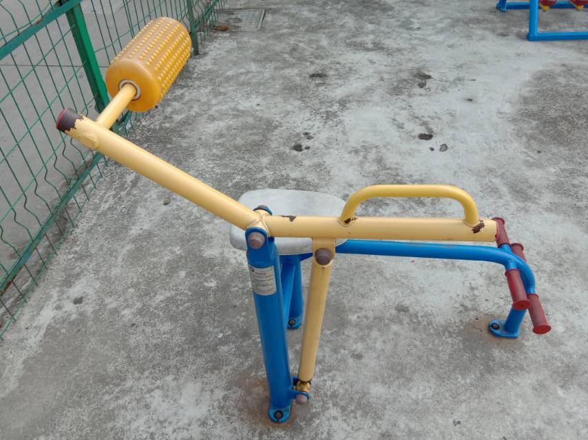 腹背鍛煉器