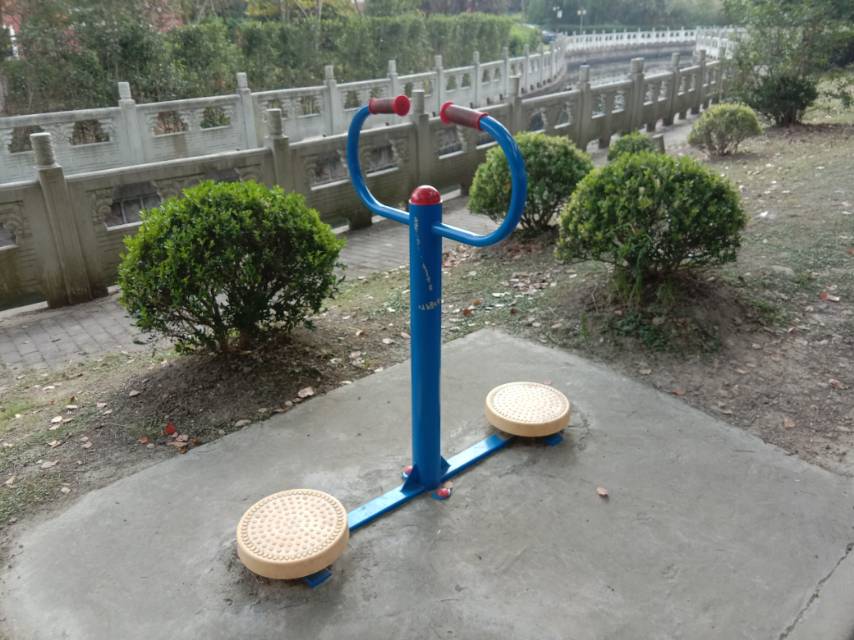 扭腰器