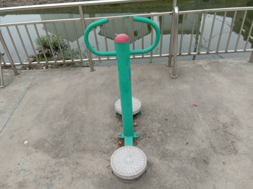 扭腰器